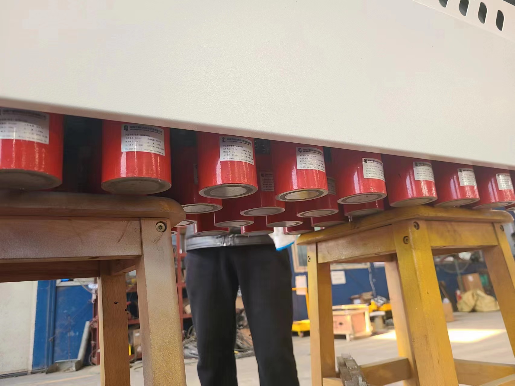 機(jī)械手吸盤(pán)又哪些？千豪電永磁吸盤(pán)